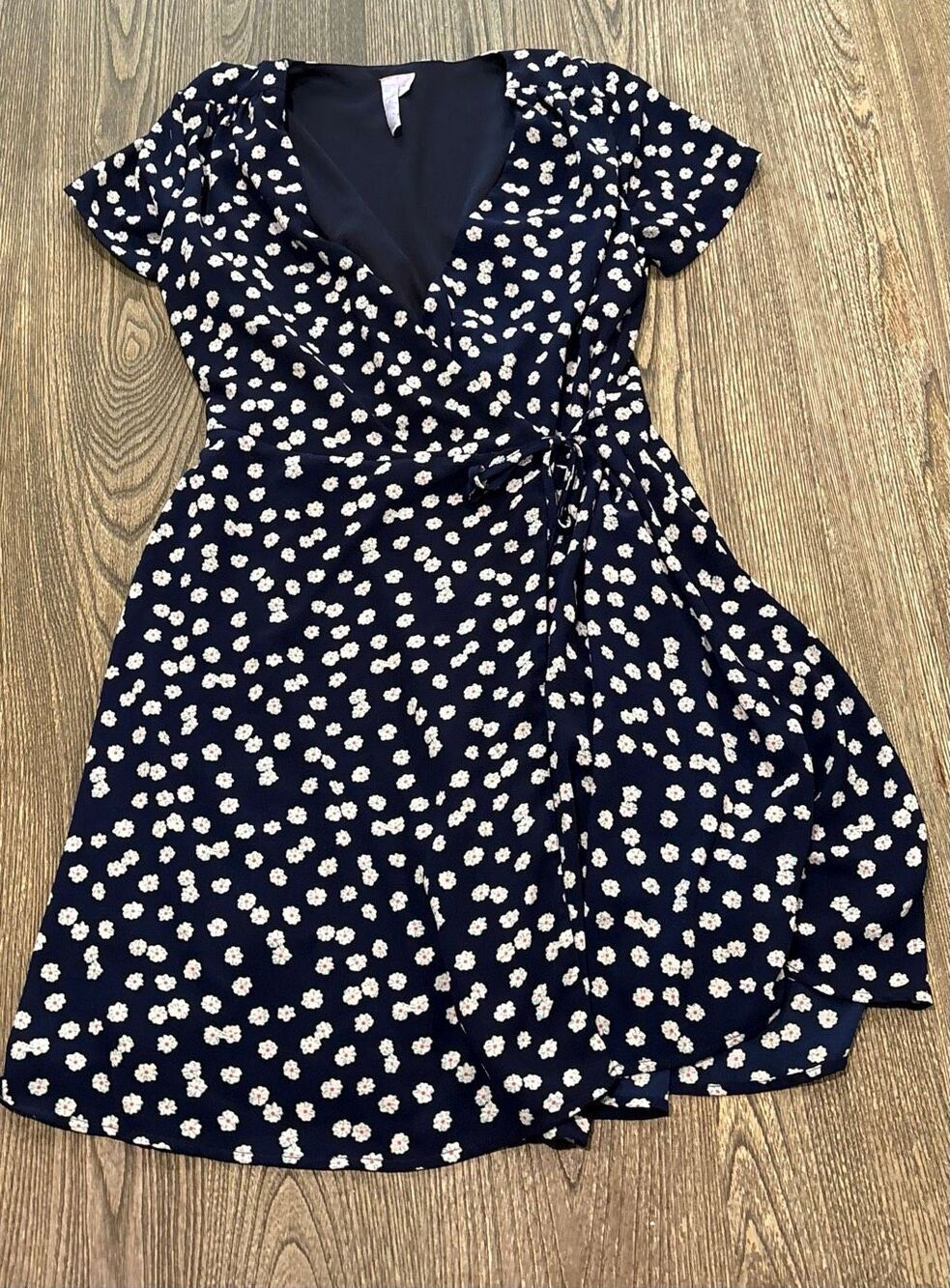 Alya Floral Surplice Neck Short Sleeve Mini Wrap Dress Navy Blue White Medium